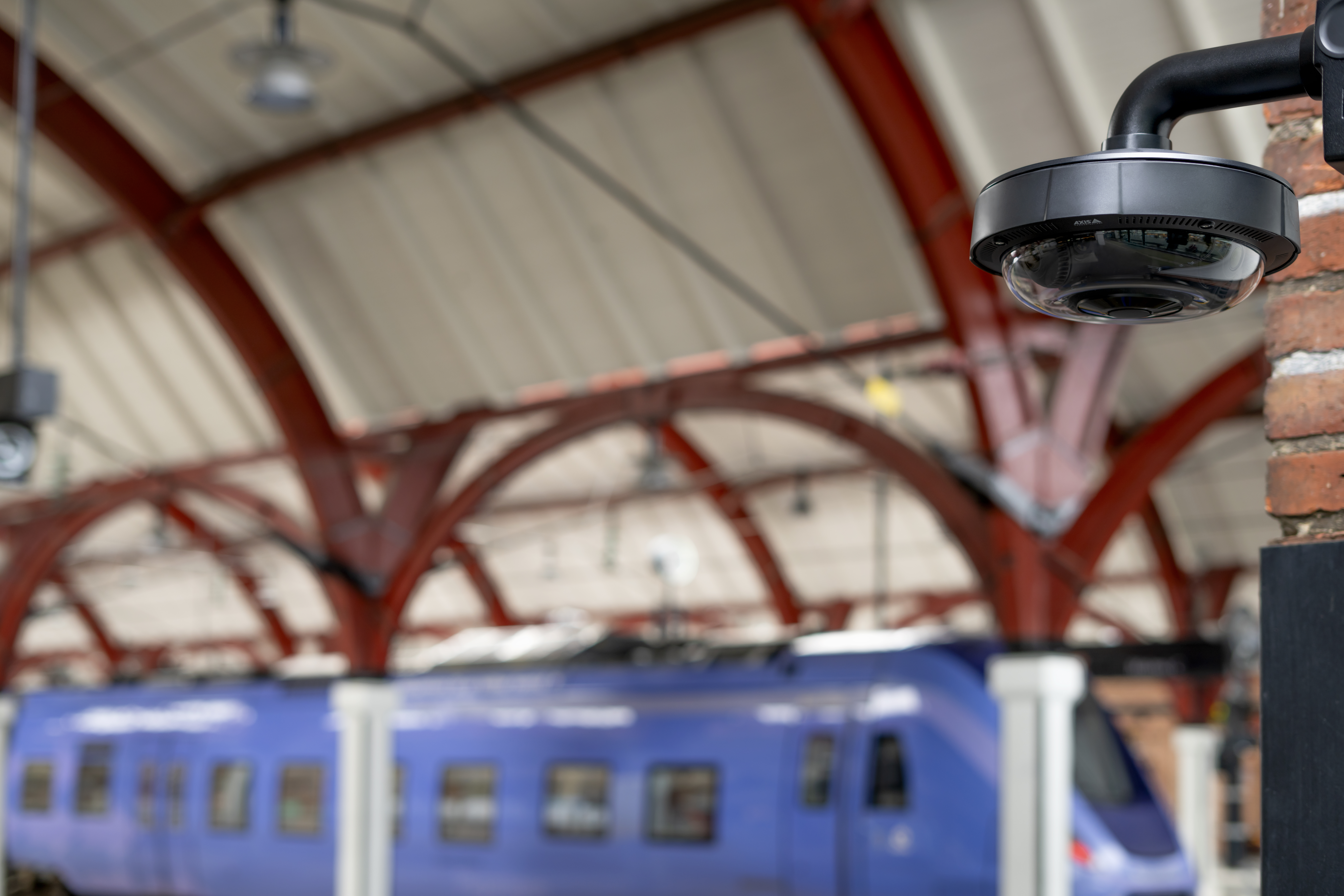 p3735-37-38_black_train_station_platform_02_2308_hi